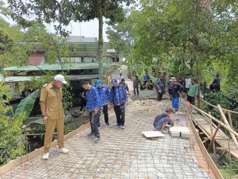 Pemerintah Desa Caringin, Kecamatan Caringin, Merealisasikan Program Samisade Tahap Pertama