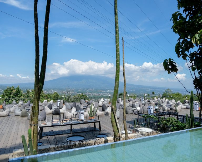Menikmati Suasana Alam dan Ragam Kuliner di Kopi Nako Kebon Jati Bogor