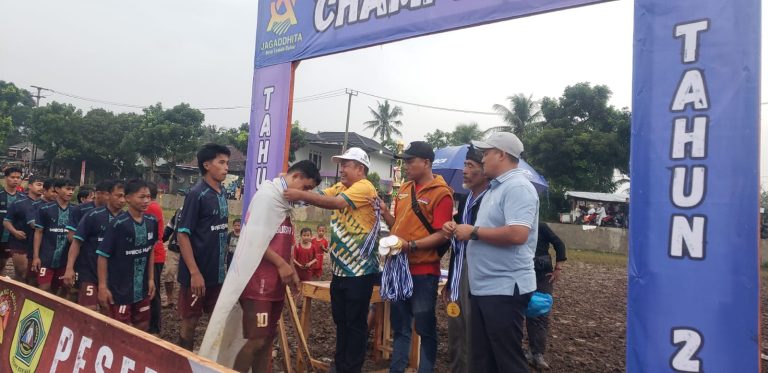 Ariad FC Juara Pordes Desa Lemahduhur dengan Kemenangan 4-1