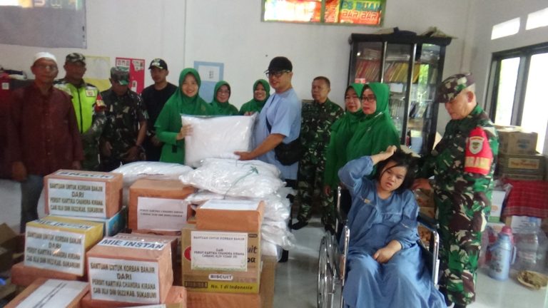 Bantuan Kemanusiaan Persit Jajaran Koorcab Korem 061 Meringankan Beban Warga Sukabumi Pasca Banjir