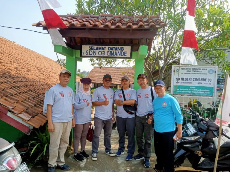 Perayaan HUT ke-79 PGRI Cabang Caringin Meriah dengan Acara Jalan Sehat dan Hadiah Menarik