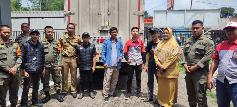 Penjagaan Ketat Gudang Logistik PPK Caringin Jelang Pilkada Serentak