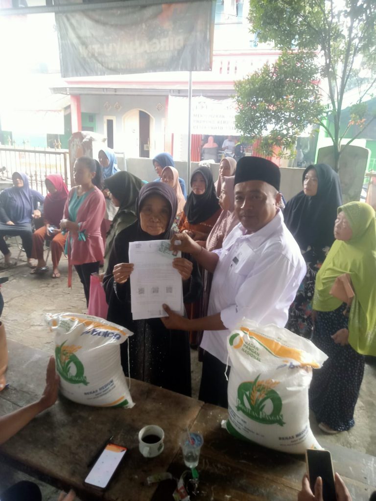 Pemerintah Desa Cinagara Salurkan Bantuan Pangan Nasional (BPN) untuk 844 Keluarga Penerima Manfaat