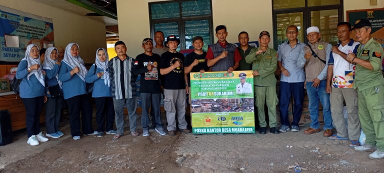 Rombongan Staf Desa Muara Jaya Serahkan Bantuan Bahan Pokok untuk Korban Bencana di Jampang, Sukabumi
