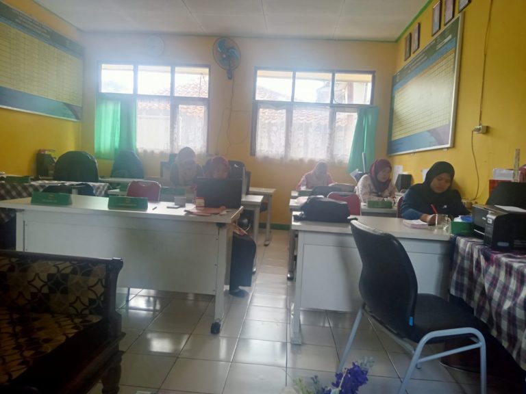SD Negeri Tarikilot Fokus pada Pembenahan Taman dan Lingkungan Sekolah