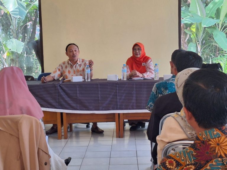 Rapat Rutin Kepala Sekolah Kecamatan Caringin Bahas Pola Makan Sehat di Sekolah
