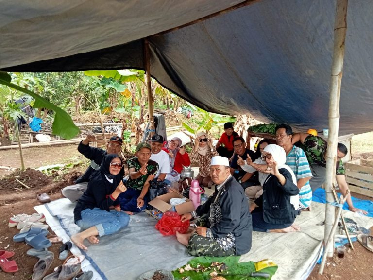 Alumni X SD Cinagara 01 Gelar Cucurak Jelang Ramadan