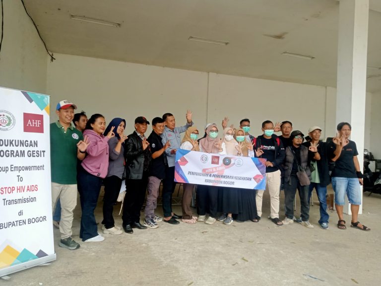 Penyuluhan dan Pemeriksaan Kesehatan di Rest Area Cisarua: Upaya Bersama Cegah HIV/AIDS