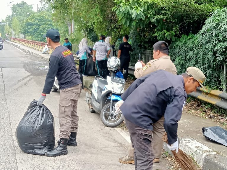 Kecamatan Caringin Laksanakan Kegiatan Bulan Bhakti Gotong Royong