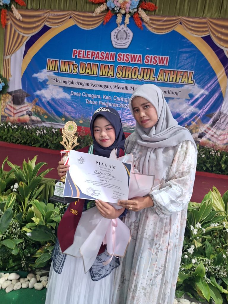 Pelepasan Siswa-Siswi MI, MTs, dan MA Sirojul Adhfal: Pembagian Ijazah Dilakukan Sederhana