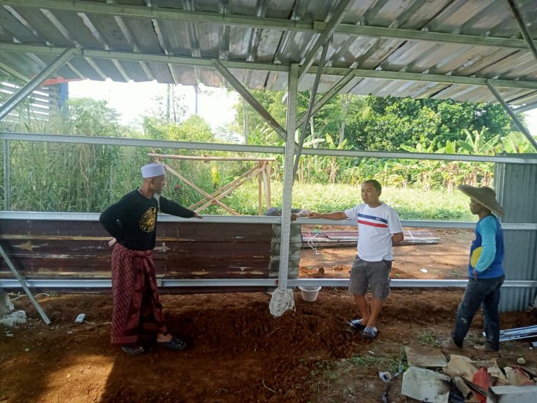 Pemdes Cimande Hilir Bangun Kandang Sapi Program Ketahanan Pangan