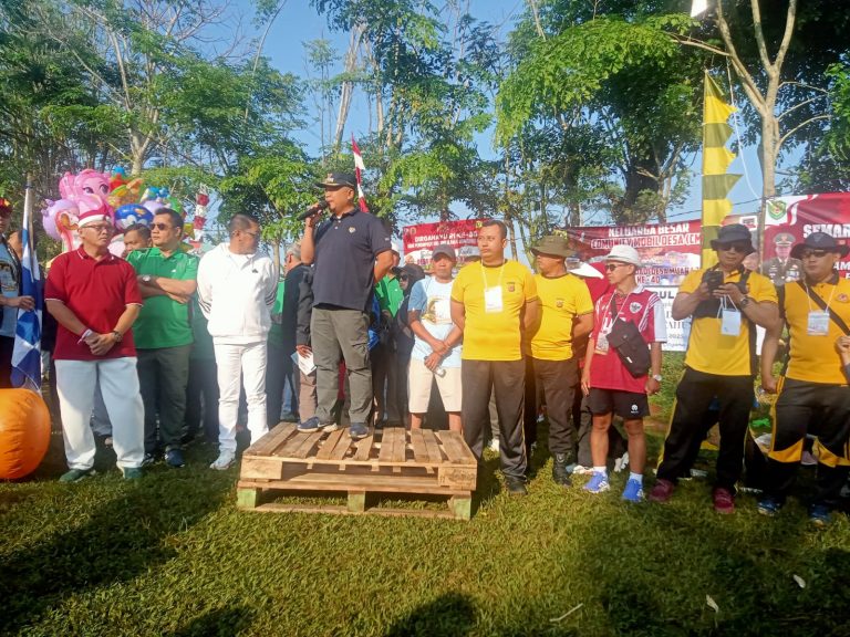Jalan Sehat Meriahkan HUT ke-40 Desa Muara Jaya dan HUT ke-80 RI