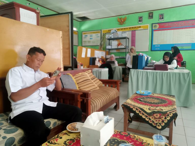Siswa SD Nanggeleng Tetap Belajar dengan Nyaman