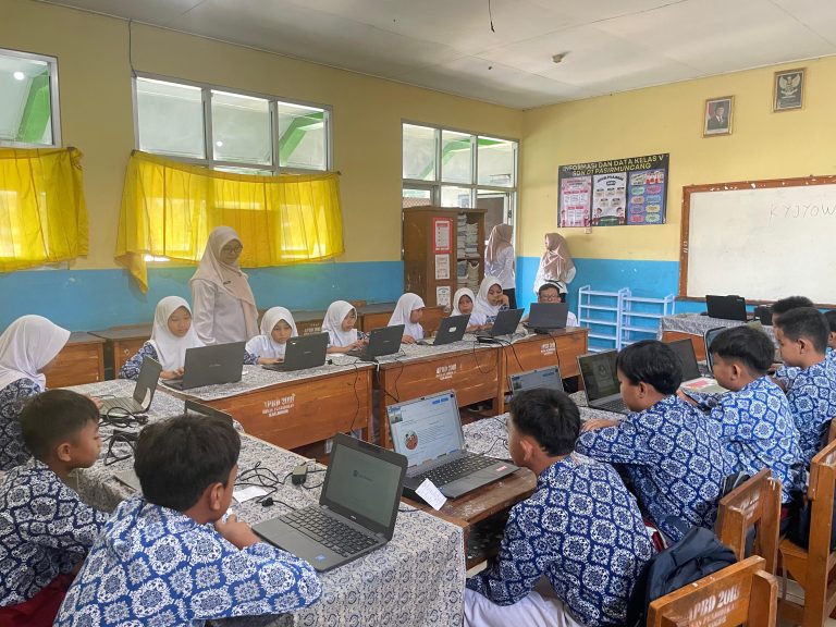30 Siswa SD Pasir Muncang Ikuti ANBK dengan Lancar