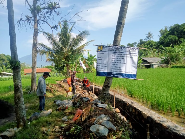 Desa Tangkil Bangun Irigasi dari Bantuan Dana Aspirasi