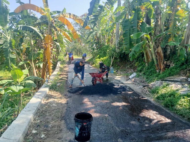 Pemerintah Desa Ciderum Wujudkan Pembangunan Jalan Hotmix Melalui Program Samisade