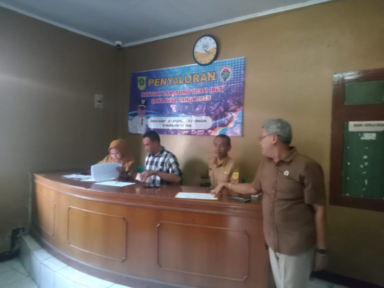 Pemdes Ciderum Salurkan Bantuan BLT-DD kepada 71 KPM