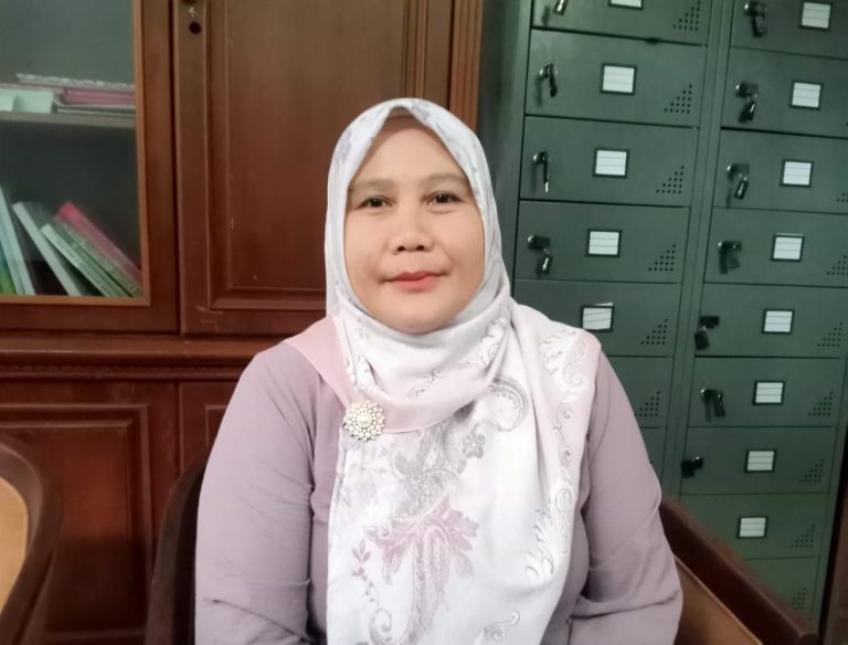 Siswa SD Lebak Pari Sangat Serius Saat Mengerjakan Soal Ulangan Akhir
