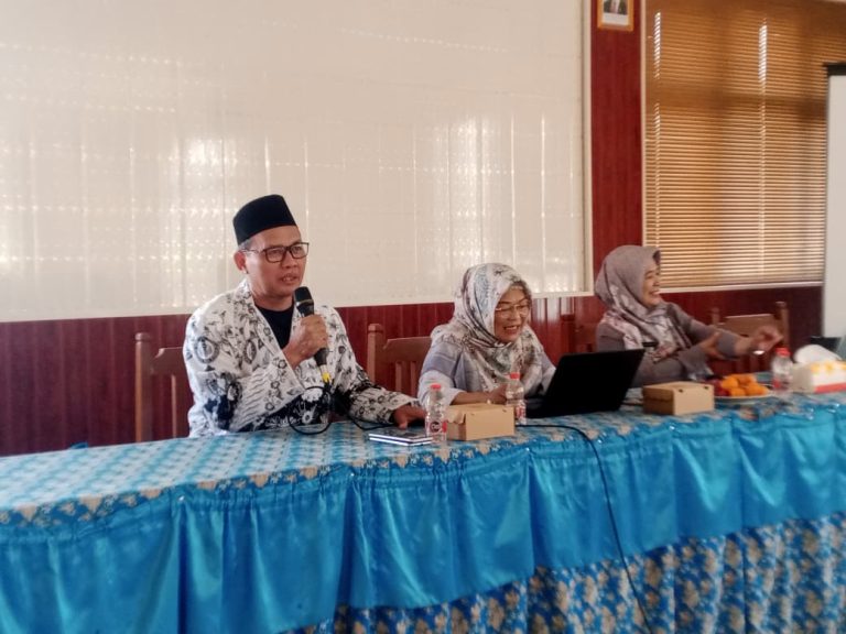 Rapat Koordinasi Kerja Kepala Sekolah dan Operator Sekolah Bersama PGRI Kecamatan Ciawi