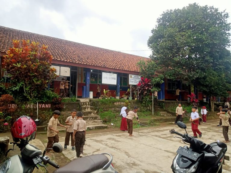 SD Negeri Cipare Kecamatan Caringin Butuh Tambahan Ruang Kelas, Mushola, dan MCK