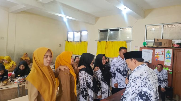 Ranting 2 Pasirmuncang Gelar Rapat Bersama Ketua PGRI Cabang Caringin